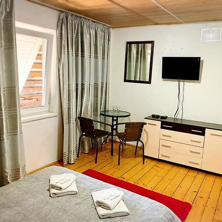 Mini-Hotel Sakvoyage Chernivtsi Exterior foto